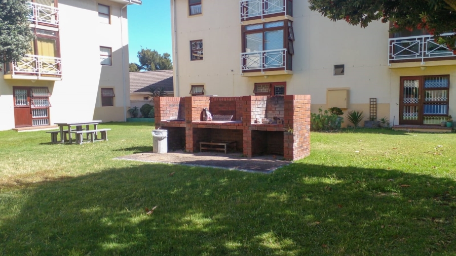 To Let 3 Bedroom Property for Rent in Pinelands Western Cape